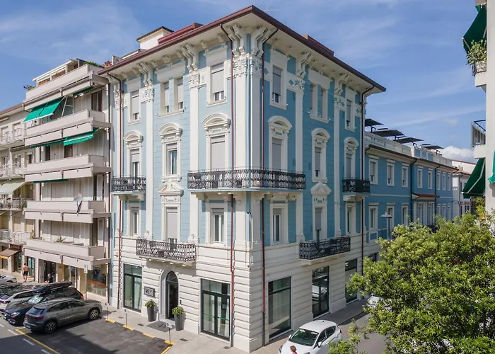 VI Suites